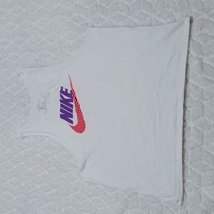 THE NIKE TEE  SIZE XL LIKE NEW.